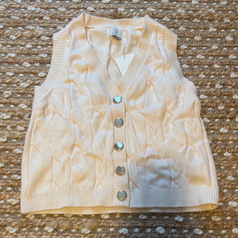 a new day Cream V-Neck Sweater Vest